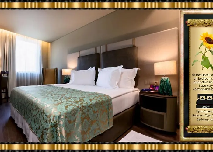 Jaguar - Is Near The Metro Has Free Parking And A Free Shuttle Service Between The Airport And The From 7am To 8pm 4* Oporto