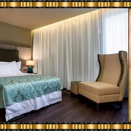 Jaguar - Airport To And Center And Vice-versa Is A Free And Continuous Shuttle Service From 7am To 8pm 4* Πόρτο