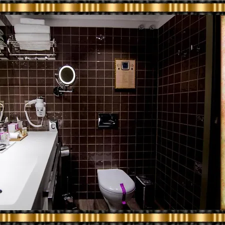 Jaguar - Airport To And Center And Vice-versa Is A Free And Continuous Shuttle Service From 7am To 8pm Ξενοδοχείο Πόρτο