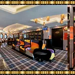 Jaguar - Is Near The Metro Has Free Parking And A Free Shuttle Service Between The Airport And The From 7am To 8pm Порту