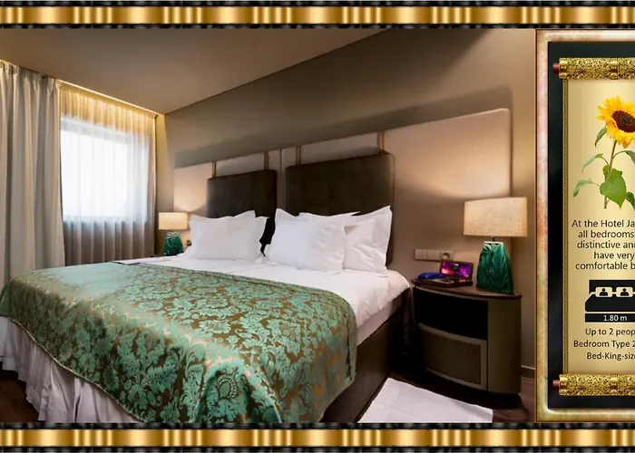 ホテル Jaguar - Is Near The Metro Has Free Parking And A Free Shuttle Service Between The Airport And The From 7am To 8pm 4*