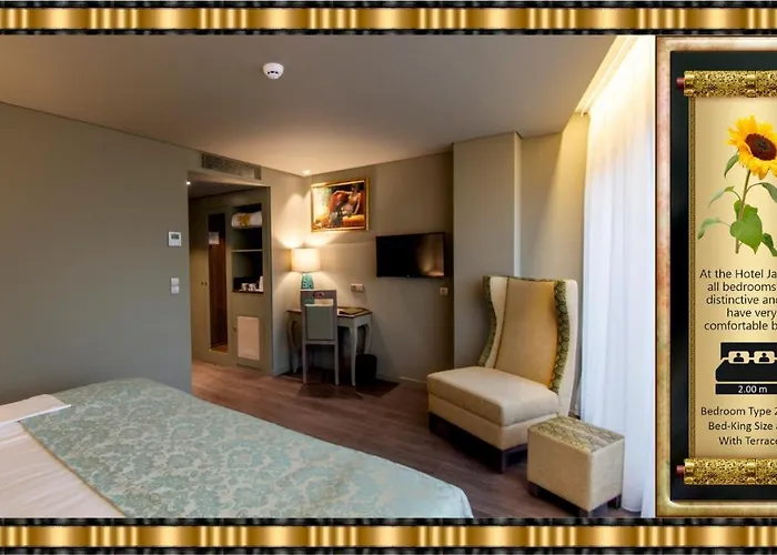 Jaguar - Is Near The Metro Has Free Parking And A Free Shuttle Service Between The Airport And The From 7am To 8pm ホテル ポルト