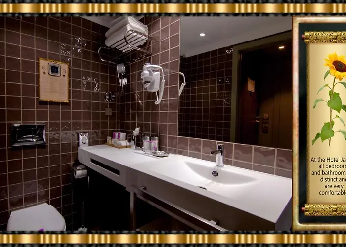 Jaguar - Is Near The Metro Has Free Parking And A Free Shuttle Service Between The Airport And The From 7am To 8pm Hotel