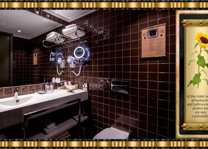 Jaguar - Is Near The Metro Has Free Parking And A Free Shuttle Service Between The Airport And The From 7am To 8pm 4* ポルト